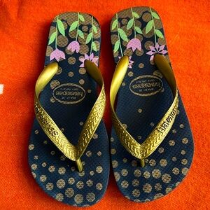 HAVAIANAS flip flops
